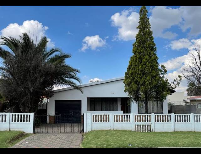 BUSINESS FOR SALE IN REIGERPARK